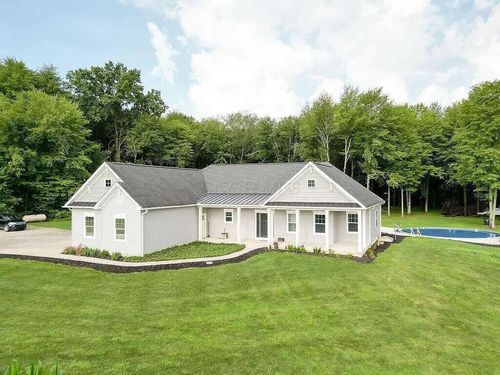 11901 Dunham Rd, Mount Vernon, OH, 43050-9646 | Card Image