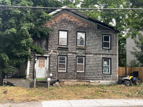 20 Voorhees St, Amsterdam, NY, 12010-4821 | Card Image