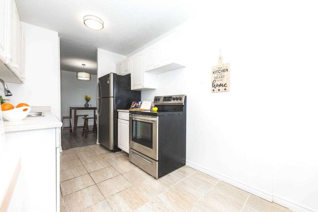 1404 - 25 Kensington Rd, Condo with 2 bedrooms, 1 bathrooms and 1 parking in Brampton ON | Image 14