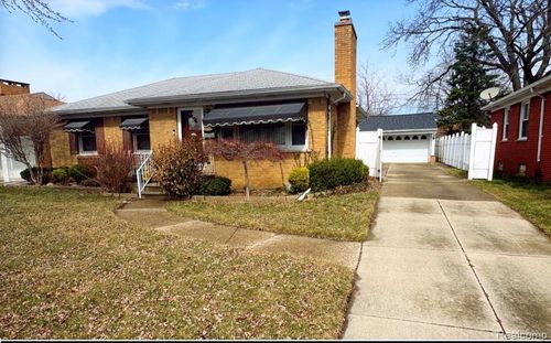 17619 Sprenger Ave, Eastpointe, MI, 48021-3150 | Card Image