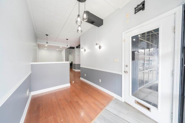 7 N court interior | Image 4