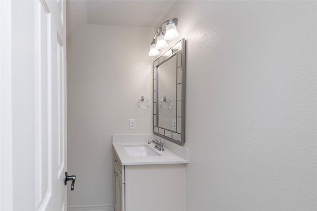 Half bath | Image 26