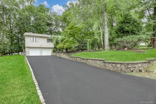 5 Rookery Cir, New City, NY, 10956-4139 | Card Image