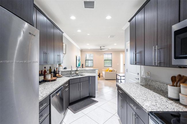 3944 Poinciana Ln, Townhouse with 3 bedrooms, 3 bathrooms and null parking in Hollywood FL | Image 15