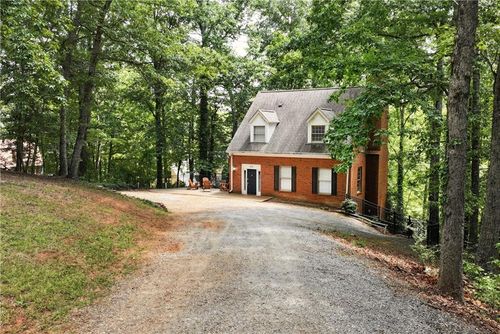 3978 Pine Shore Cir, Gainesville, GA, 30501-7647 | Card Image