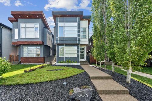 2026 32 St Sw, Calgary, AB, T3E2R3 | Card Image