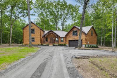 Beautiful home on a gorgeous treed lot | Image 1