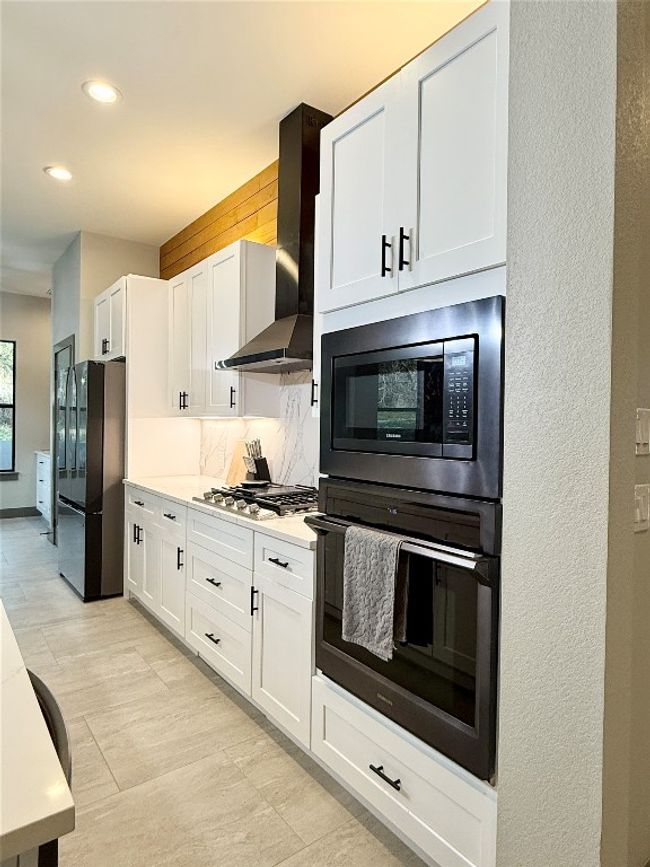 900 Daviot Dr, House other with 3 bedrooms, 2 bathrooms and null parking in Briarcliff TX | Image 8