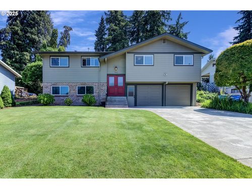 703 Nw 94th St, Vancouver, WA, 98665-7641 | Card Image