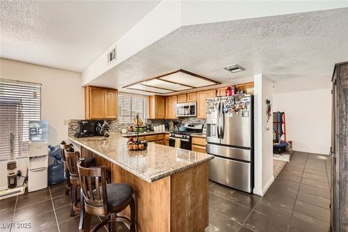 5754 Cinnabar Ave, Las Vegas, NV, 89110-1784 | Card Image