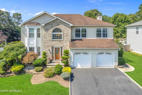 4 Diamond Ln, Howell, NJ, 07731-1870 | Card Image