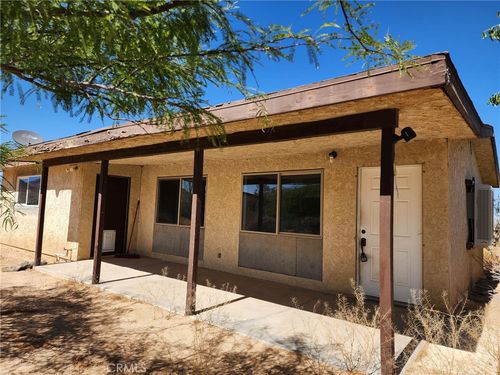 568 Jemez Trl, Yucca Valley, CA, 92284-1438 | Card Image