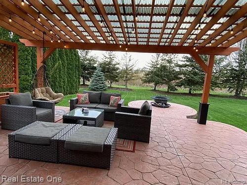 50153 Aldwych St, Macomb, MI, 48044-1126 | Card Image