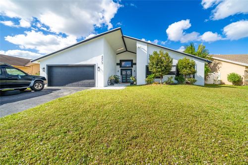 4975 Nw 82nd Ter, Lauderhill, FL, 33351-5579 | Card Image