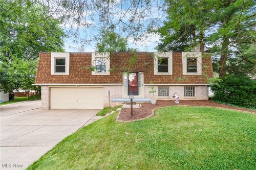 531 Colonial Ave, Canal Fulton, OH, 44614-9316 | Card Image