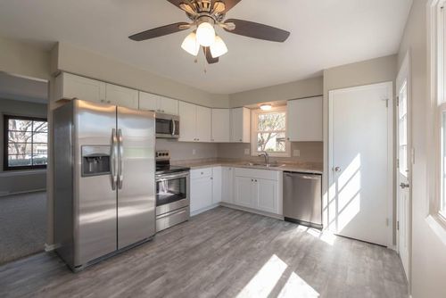 734 Normandy Cir, Hartland, WI, 53029-2414 | Card Image