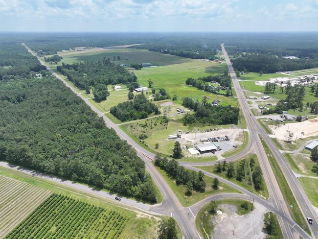 2432 Highway 327, House other with 3 bedrooms, 2 bathrooms and null parking in Kountze TX | Image 31