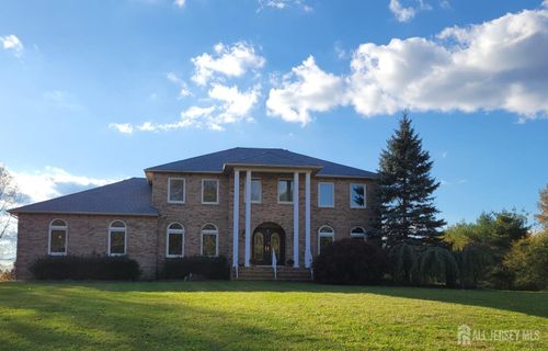 2 Groendyke Cir, Perrineville, NJ, 08535-3812 | Card Image