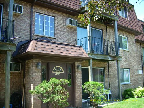 2s-107 Dundee Rd, Wheeling, IL, 60090-3041 | Card Image