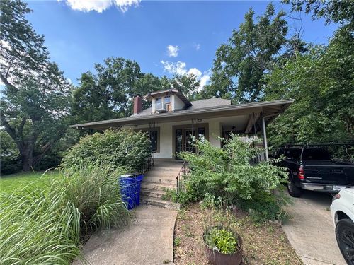 1812 135th St, Grandview, MO, 64030-3701 | Card Image