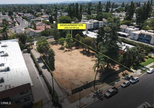 5808 Etiwanda Ave, Tarzana, CA, 91356-2416 | Card Image