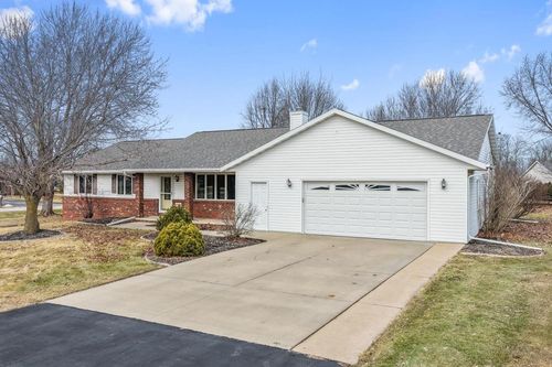 W6736 Greenwillow Lane, GREENVILLE, WI, 54942 | Card Image