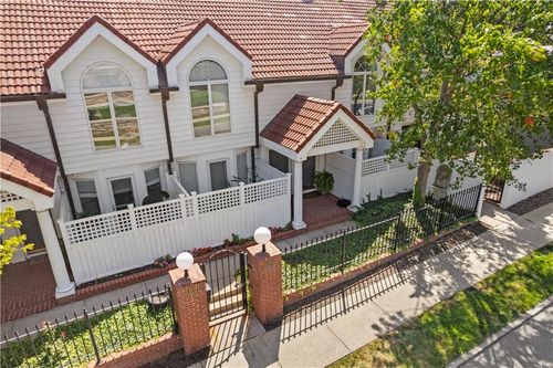 apt-b-1109 W 47th St, Kansas City, MO, 64112-2201 | Card Image