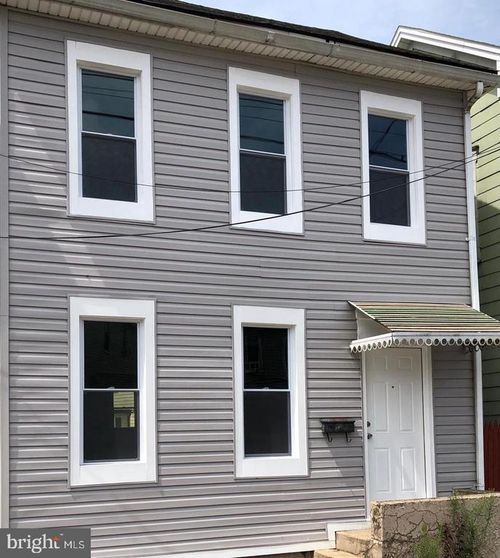 421 Salem Ave, HAGERSTOWN, MD, 21740-4641 | Card Image