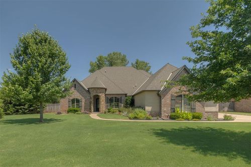 709 E Victoria Ter, Mustang, OK, 73064-9491 | Card Image