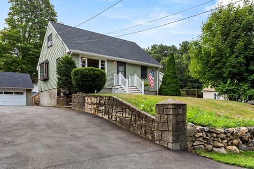 24 Western Ave, Beverly, MA, 01915-3938 | Card Image