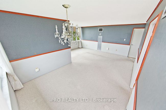 1002 - 1320 Mississauga Valley Blvd, Condo with 3 bedrooms, 2 bathrooms and 2 parking in Mississauga ON | Image 10