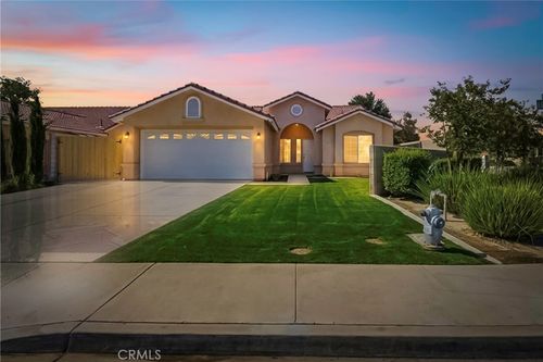 3217 Sierra Meadows Dr, Bakersfield, CA, 93313-5701 | Card Image