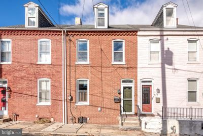 619 W Marion Street, Townhouse with 3 bedrooms, 1 bathrooms and null parking in LANCASTER PA | Image 1