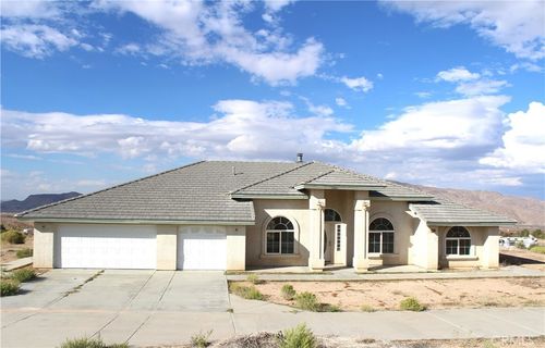 26180 Horizon St, Apple Valley, CA, 92308-0552 | Card Image