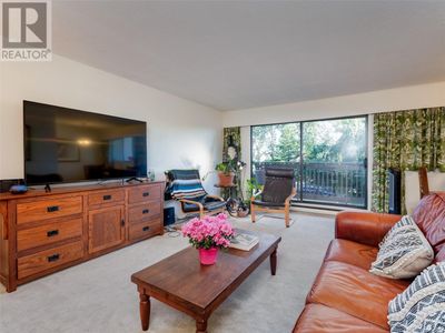 201 - 830 Esquimalt Rd, Condo with 2 bedrooms, 1 bathrooms and 2 parking in Esquimalt BC | Image 2