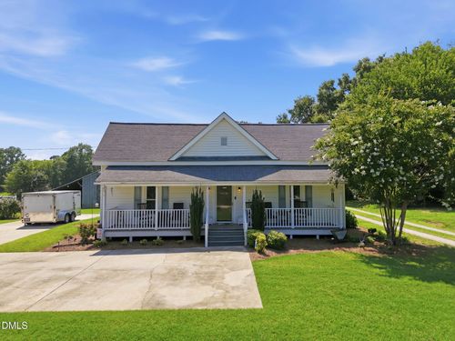 734 S Wakefield St, Zebulon, NC, 27597-2566 | Card Image