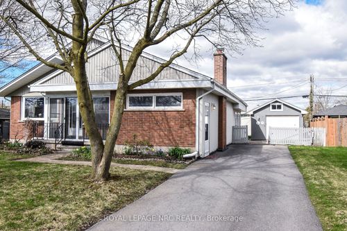 13 Westmount Cres, Welland, ON, L3C2S5 | Card Image