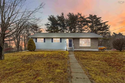 37 Westmount Hts, Bridgewater, NS, B4V1M5 | Card Image