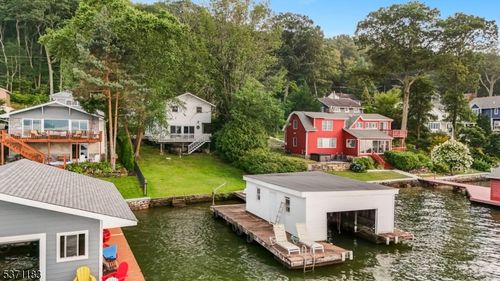 123 Mcgregor Ave, Mount Arlington, NJ, 07856-1032 | Card Image