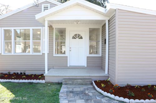 1744 Lilly Rd E, Jacksonville, FL, 32207-2339 | Card Image