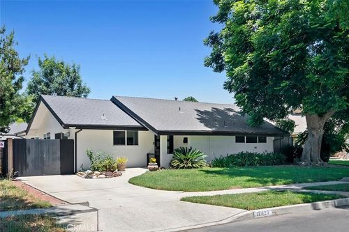 17423 Lemac St, Northridge, CA, 91325-4521 | Card Image