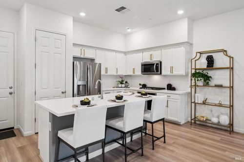 28 Lesina Way, Novato, CA, 94945-1844 | Card Image