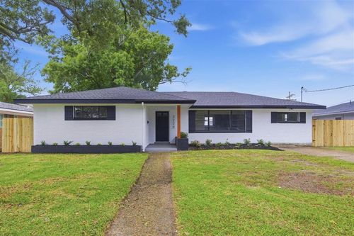 2126 18th St, Lake Charles, LA, 70601-7817 | Card Image