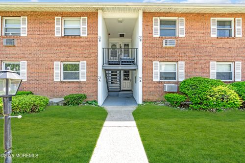 21a-735 Greens Ave, Long Branch, NJ, 07740-9010 | Card Image