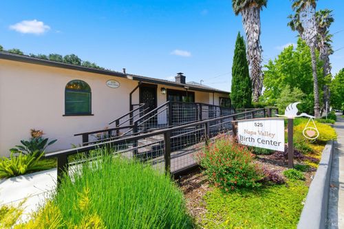 525 Lincoln Avenue, Napa, CA, 94558 | Card Image