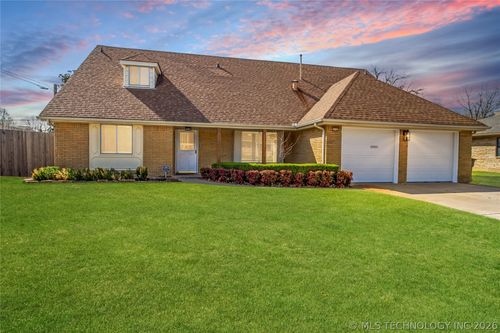 3762 S Darlington Ave, Tulsa, OK, 74135-5515 | Card Image