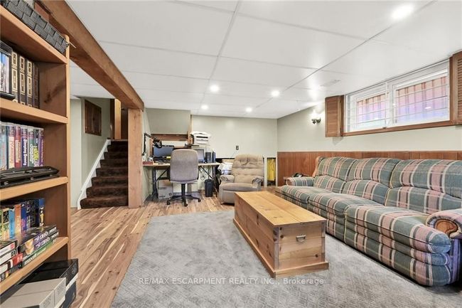 135 Nash Rd N, House other with 3 bedrooms, 2 bathrooms and 5 parking in Hamilton ON | Image 26