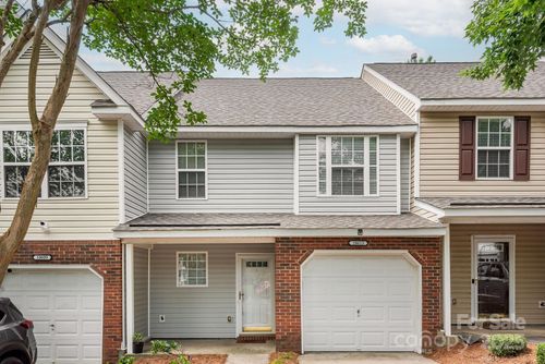 10613 Prairie Ridge Ln, Charlotte, NC, 28213-4811 | Card Image