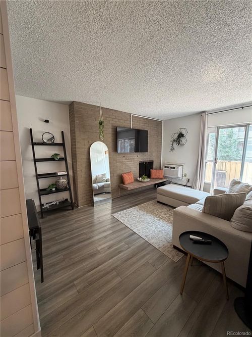 2c-4110 Hale Pkwy, Denver, CO, 80220-3761 | Card Image