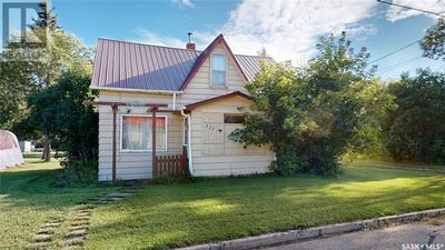 222 Railway Ave, House other with 2 bedrooms, 1 bathrooms and null parking in Wawota SK | Image 1